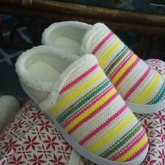 SO Shoes - SO slippers